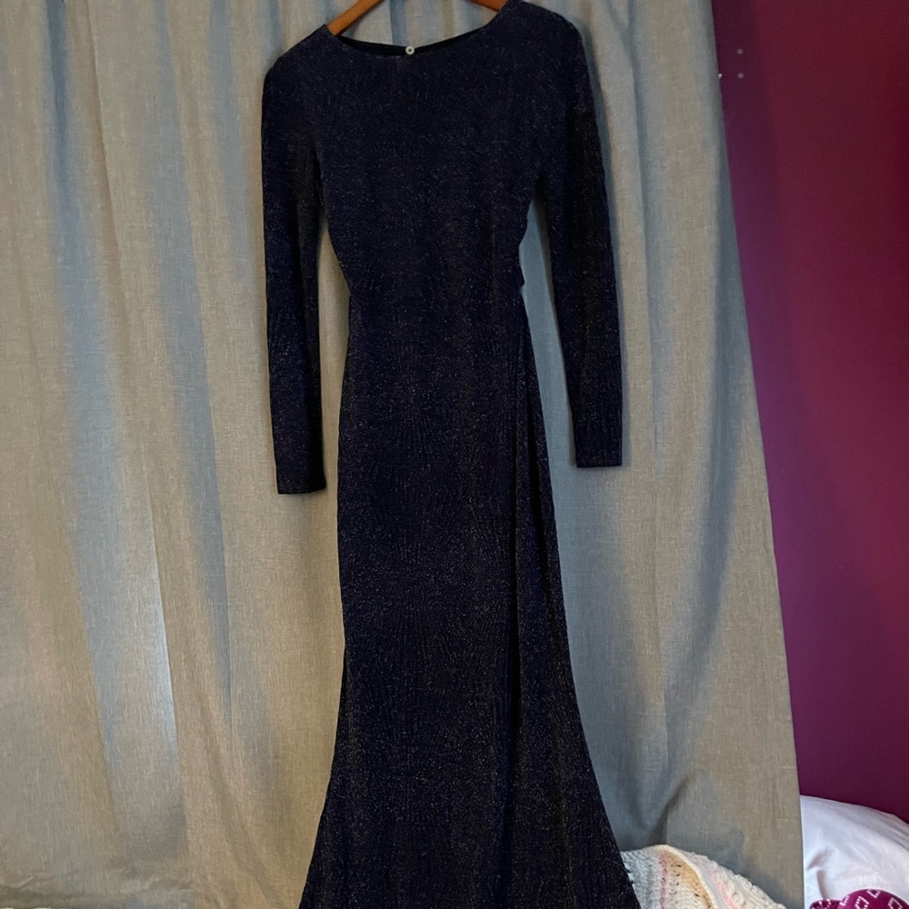 Beautiful dark blue long flowing dress - Picture 9 of 16
